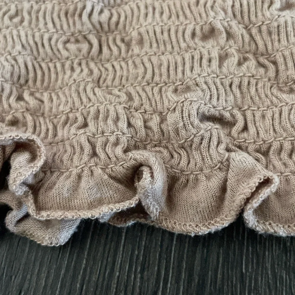 Cropped Ruffle Tank - Picture 2 of 4